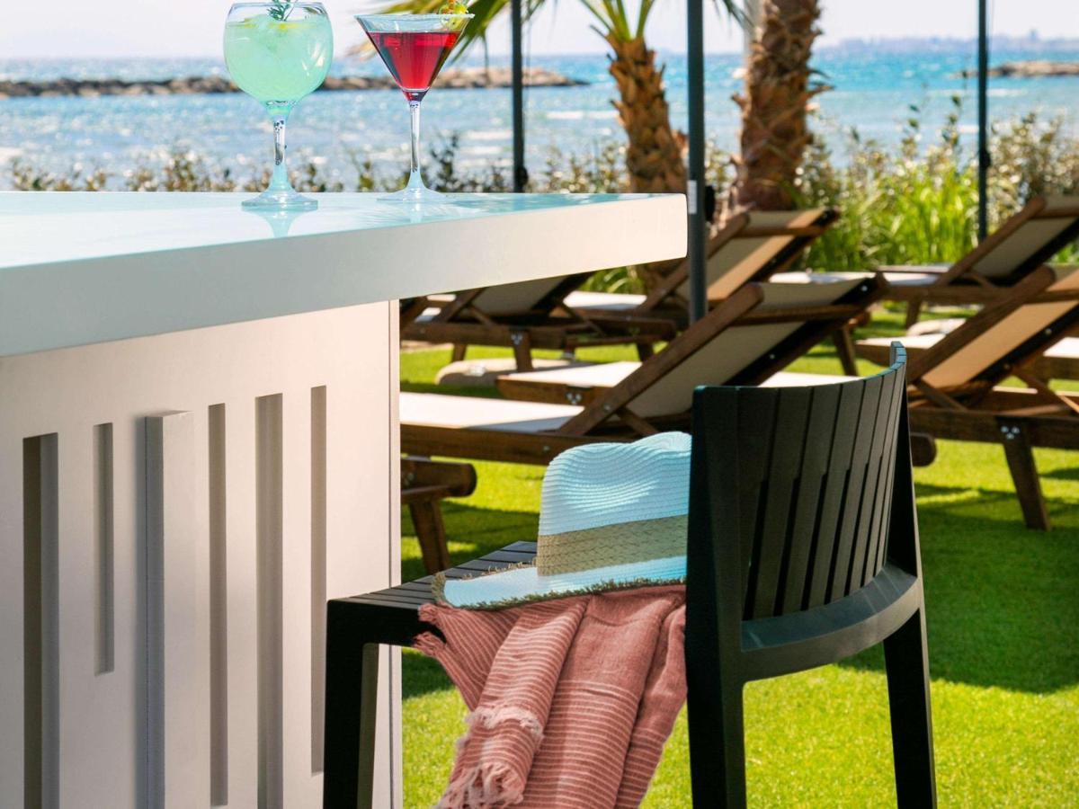 Mercure Larnaca Beach Resort Buitenkant foto