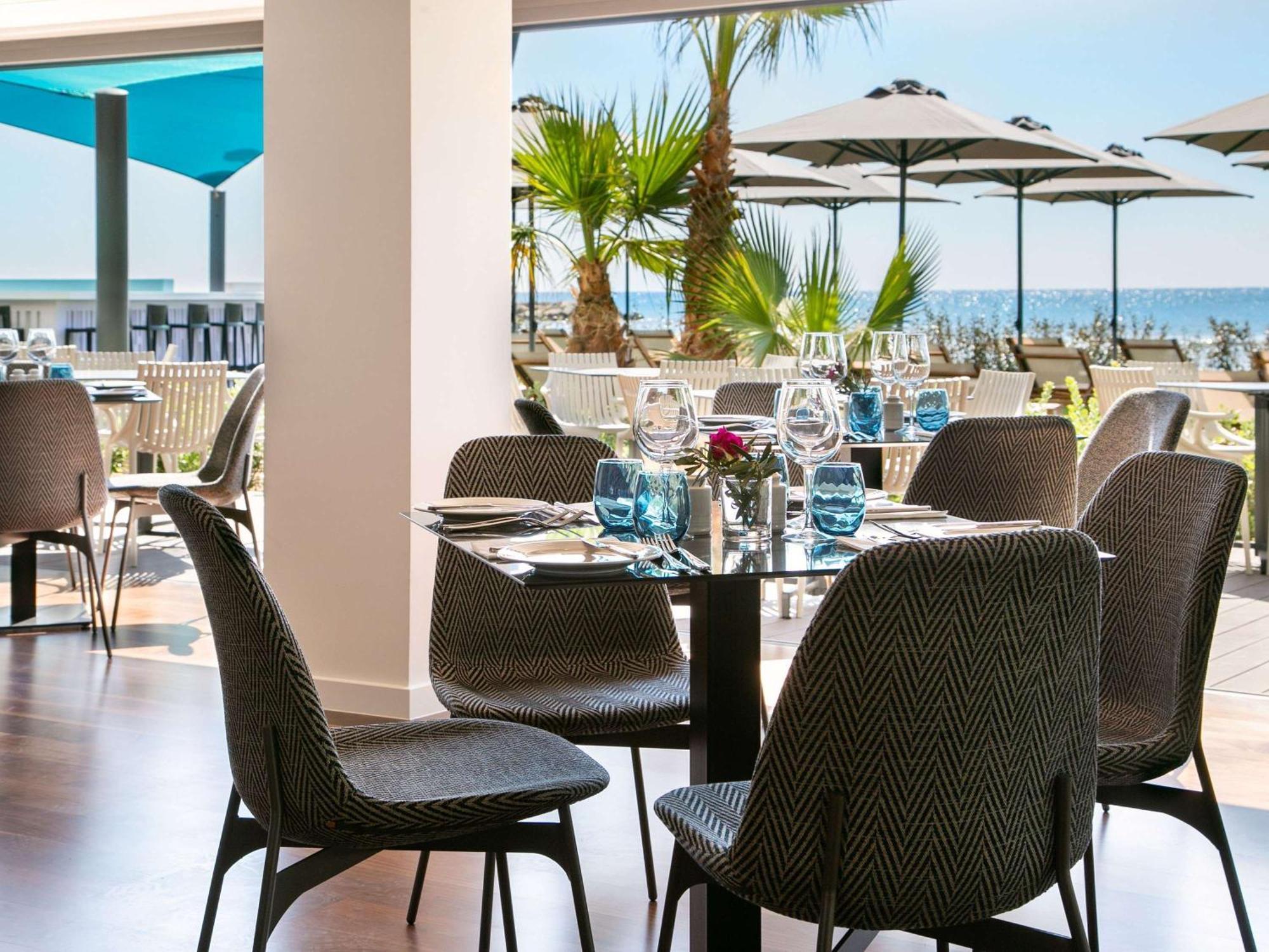 Mercure Larnaca Beach Resort Buitenkant foto