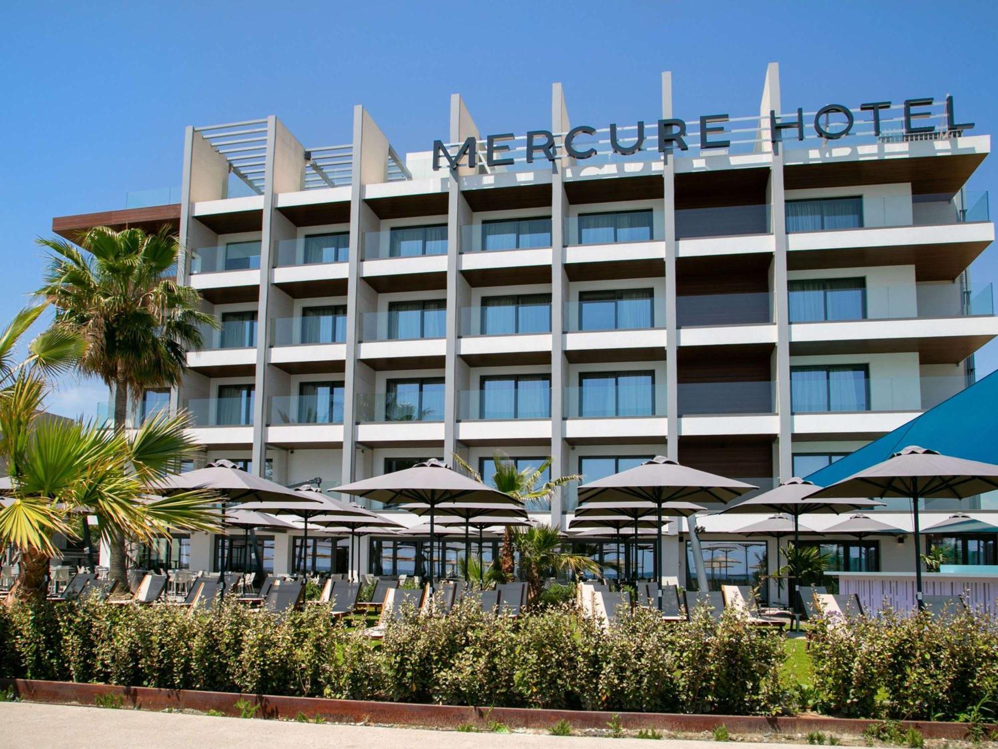 Mercure Larnaca Beach Resort Buitenkant foto